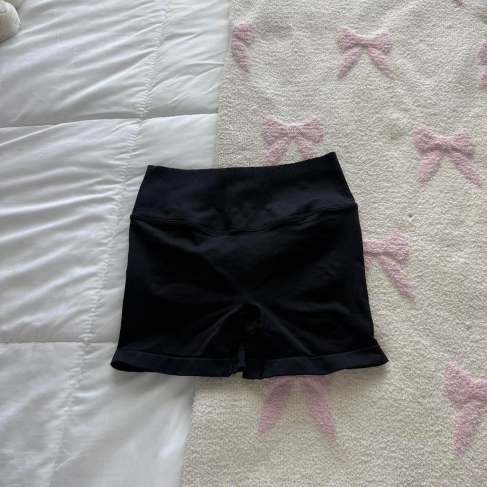 Black seamless workout shorts